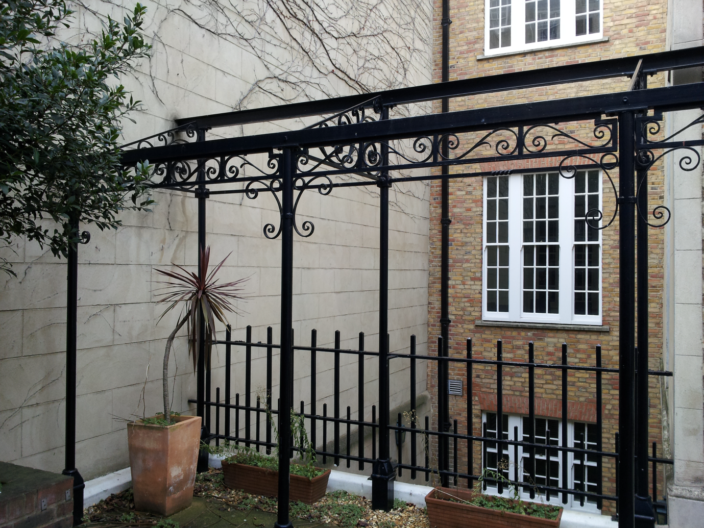 grosvenor rear garden trellis